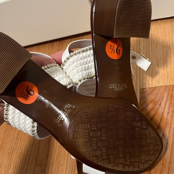 Shoes - Elegant White and Brown Women's Sandals